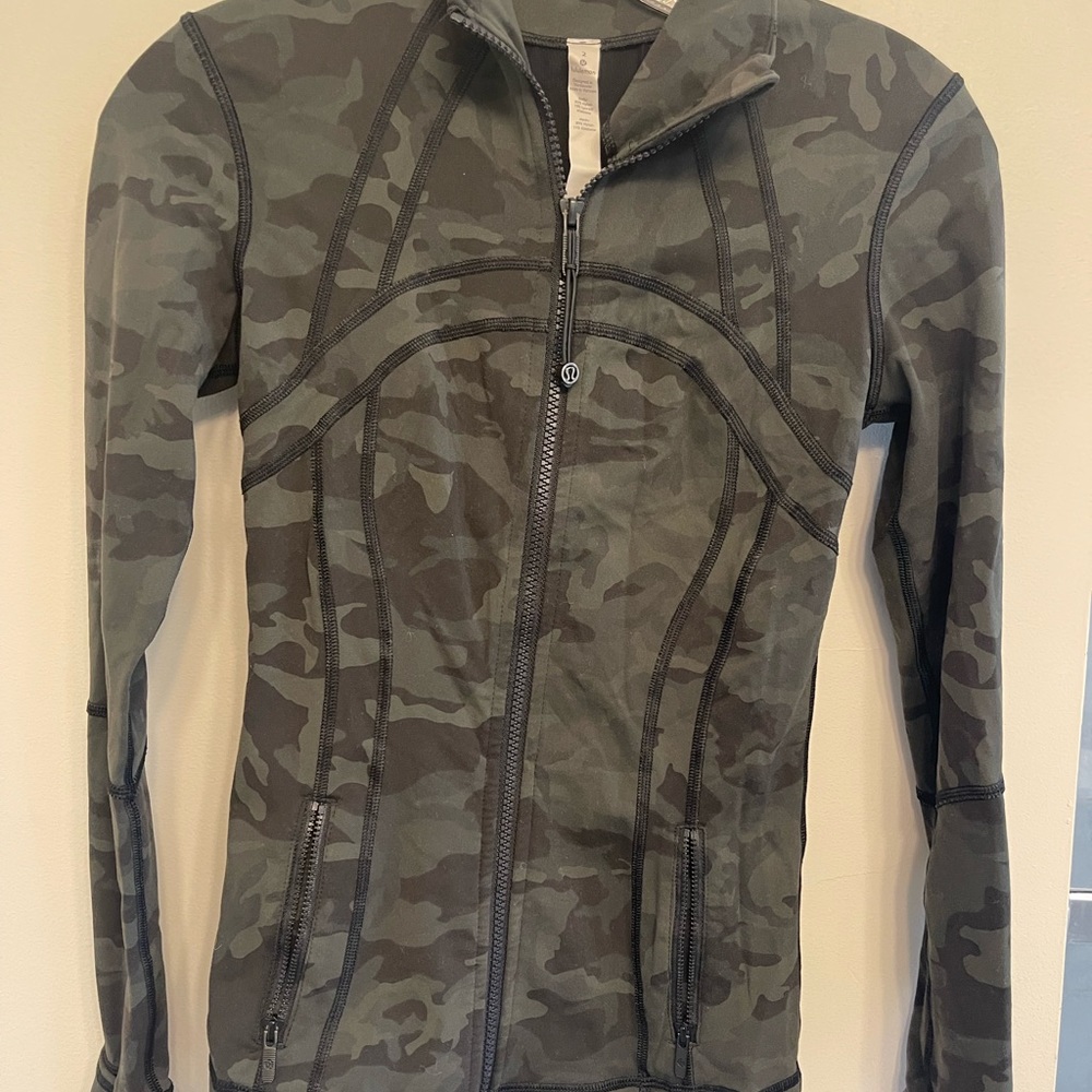 LULULEMON DEFINE JACKET ARMY